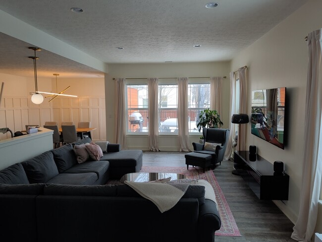 Building Photo - 8738 Kipling Dr