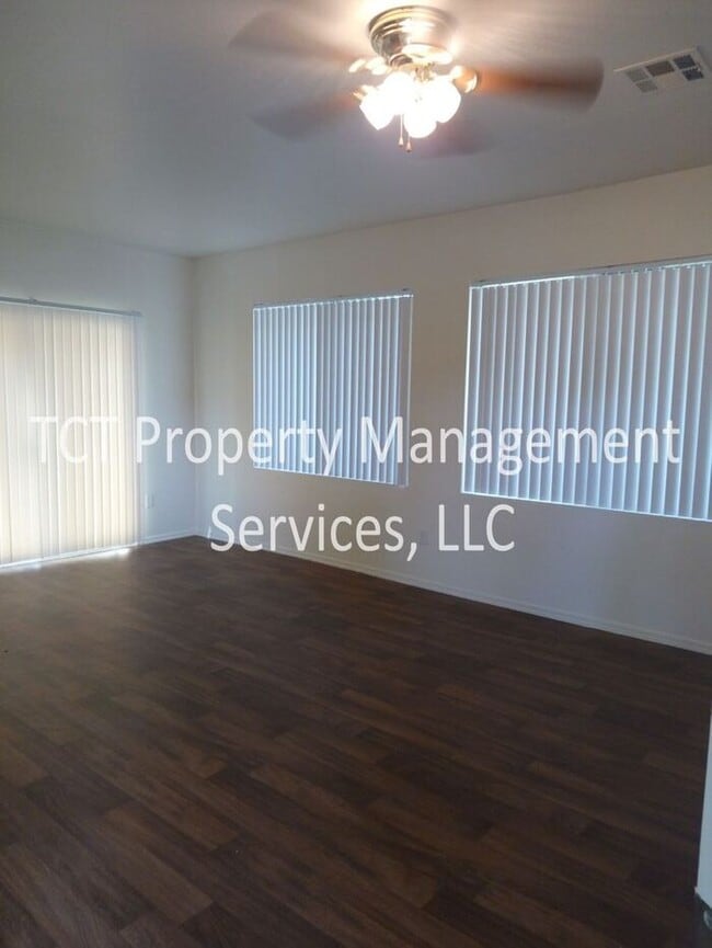 Building Photo - Beautiful Home in the Gardens