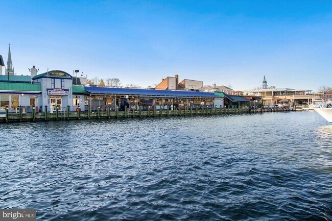 Building Photo - 5 Park Pl