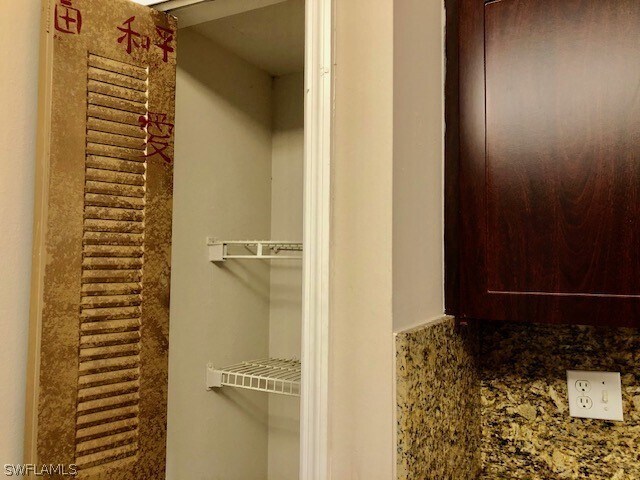 Building Photo - 150 Santa Clara Dr