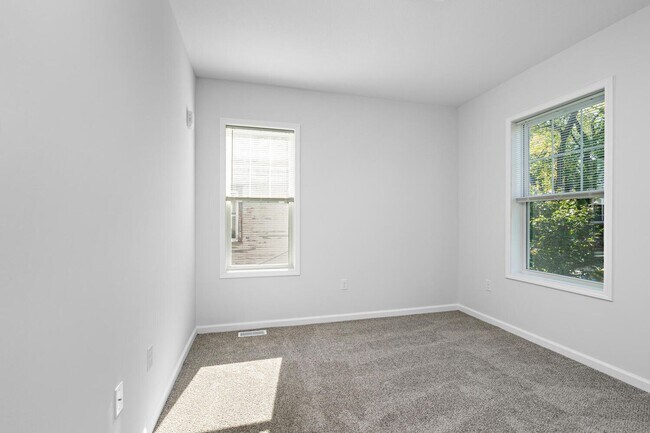Building Photo - 2109 Aldrich Ave S