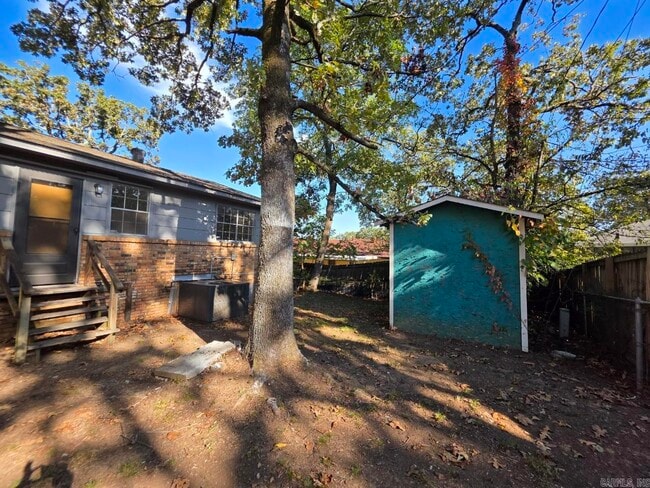 Building Photo - 5505 Crescent Dr