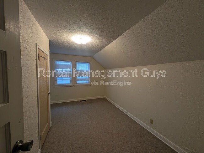 Building Photo - 5027 6th St NE