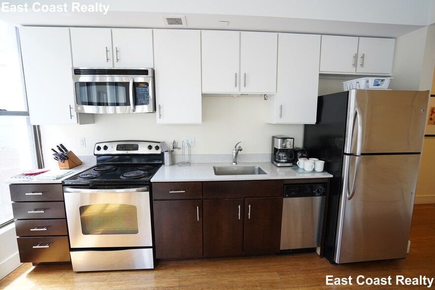 Building Photo - 8 Winter St