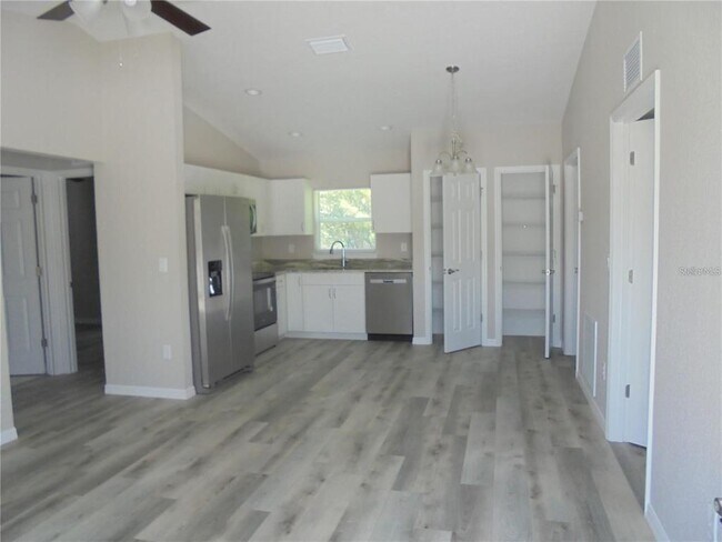 Building Photo - 1 Fisher Terrace Trk