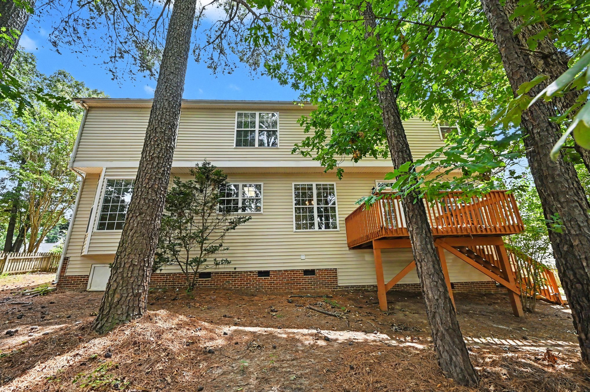 Building Photo - 1203 Fairfax Woods Dr