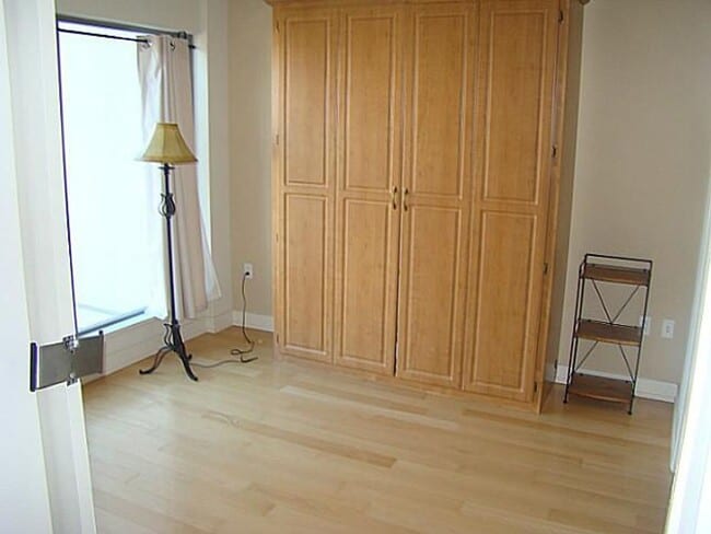 Building Photo - Gorgeous Condo in East Village!