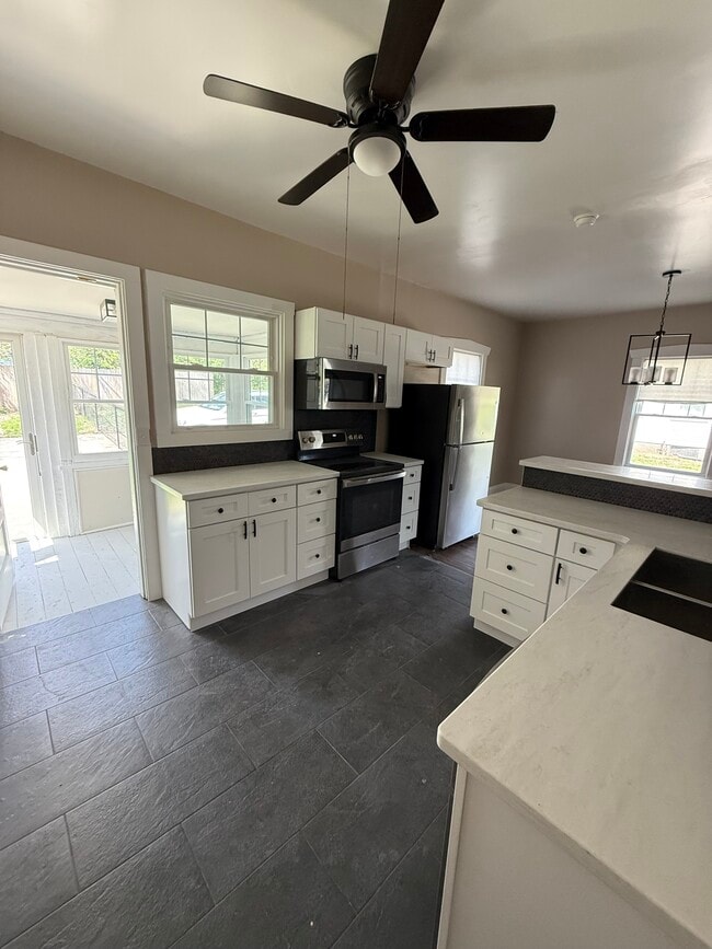 Kitchen - 110 Beechwood Ave