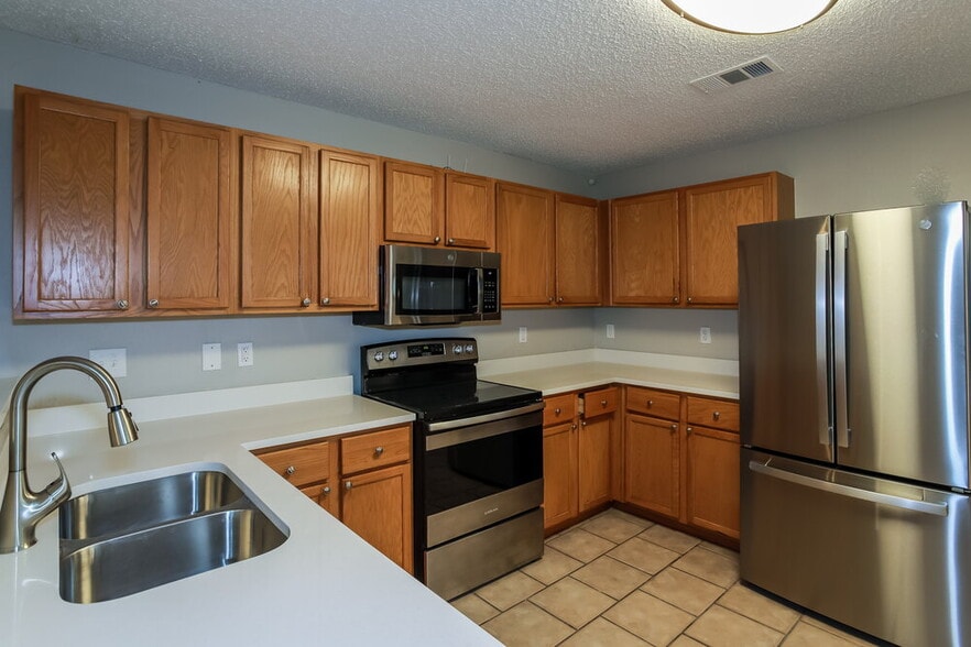 Building Photo - 3405 Star Ranch Ct