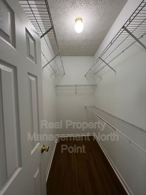 Building Photo - 155 Weatherstone Dr