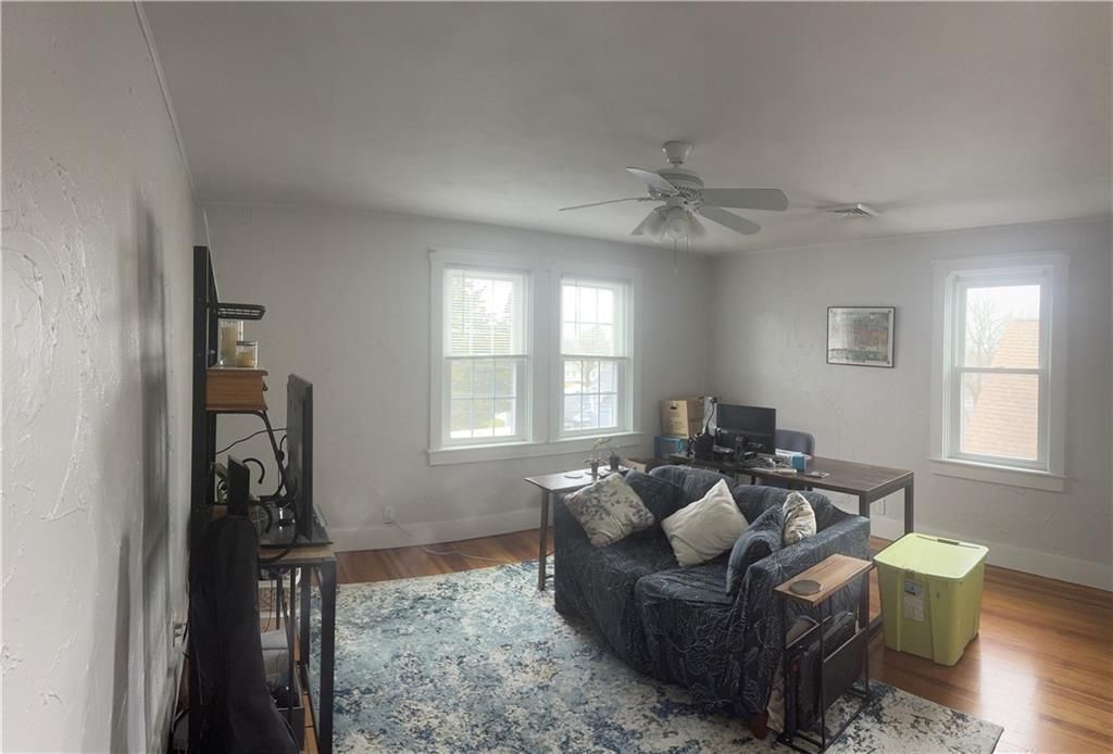 Building Photo - 12 Third School St