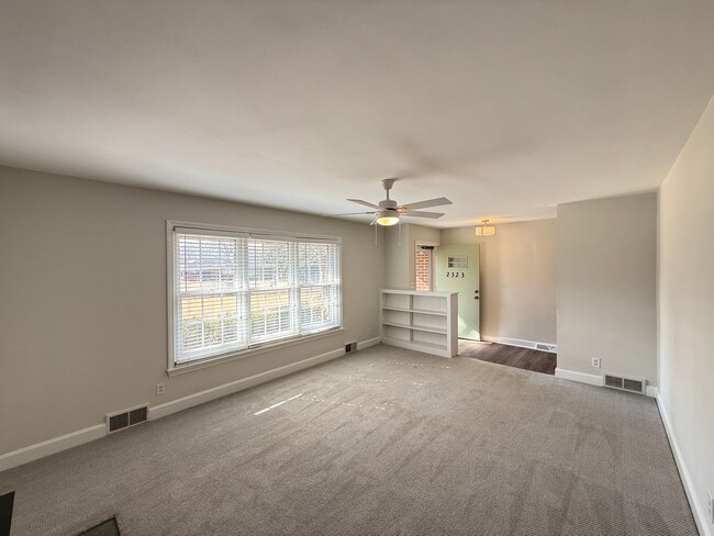 Building Photo - 2323 Frederick Dr