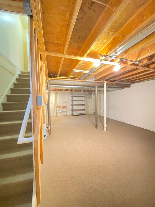 Building Photo - 1471 Bird Ave