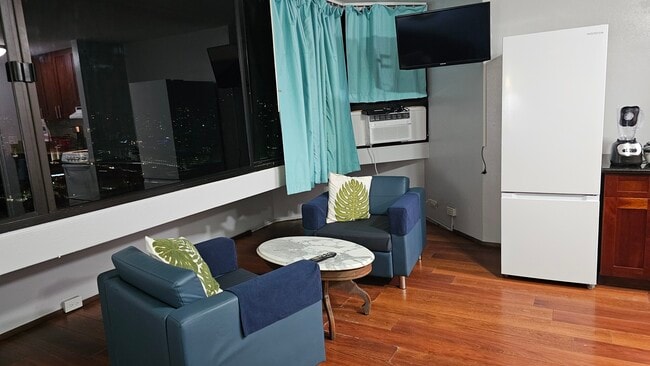 Building Photo - 1700 Ala Moana Blvd