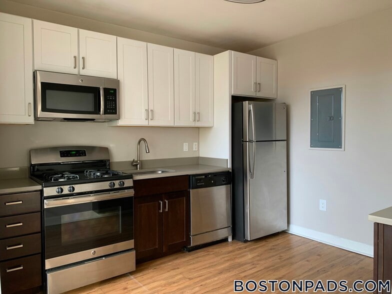 Building Photo - 9 Bronsdon St