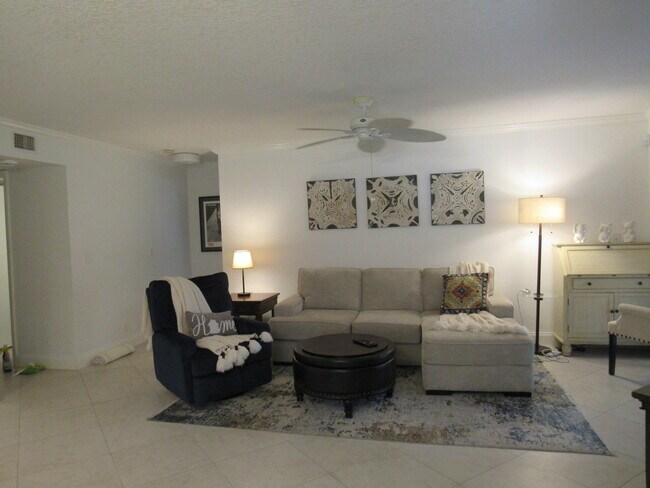 Building Photo - 2708 Black Oak Way