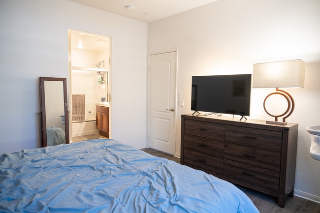 Building Photo - 10452 Whitcomb Way