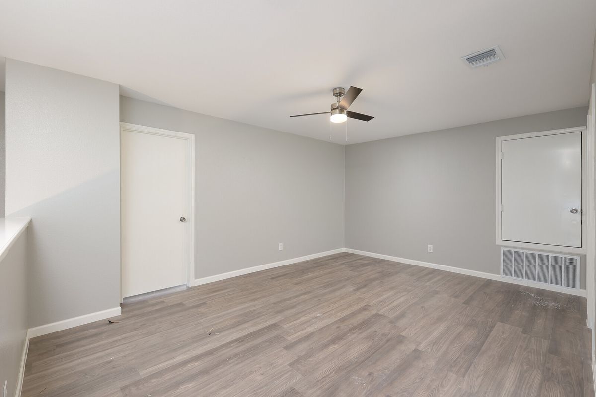 Building Photo - 25130 Longbranch Run