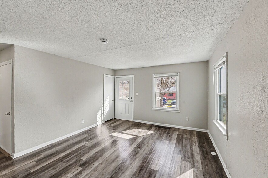 Building Photo - 7036 Bellefontaine Ave