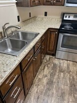 Building Photo - 825 Pine Bluff St