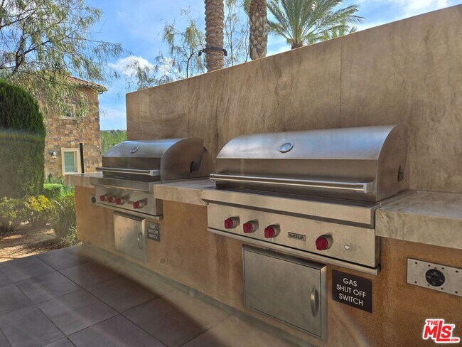 Building Photo - 20607 W Chestnut Cir