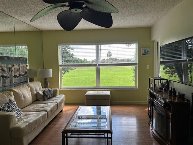 Building Photo - 7797 Golf Cir Dr