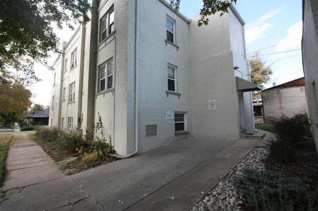 Building Photo - 504 Pearl St