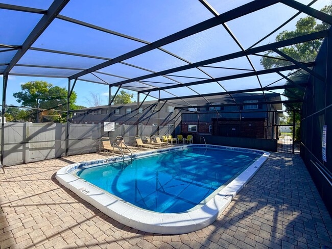 Building Photo - Popular Location 2/1