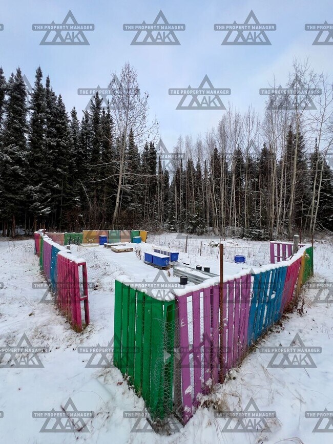 Building Photo - Spacious 3BR, 2.5BA Home off Chena Hot Springs Rd with Yard, Deck & Greenhouse