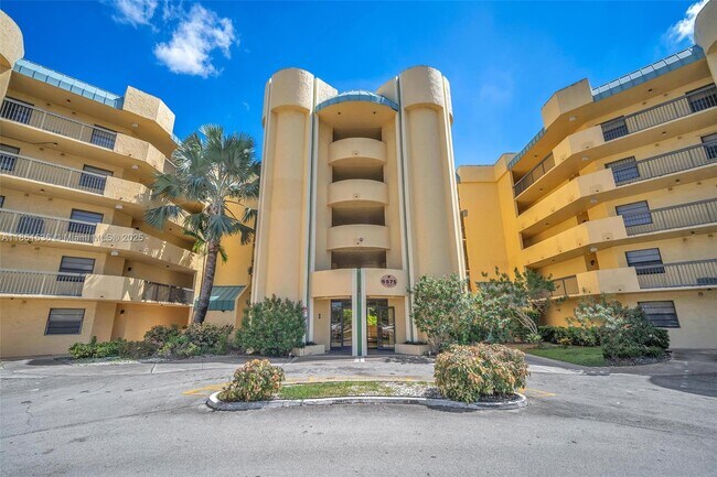 Building Photo - 6575 W Oakland Park Blvd
