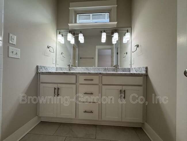 Building Photo - 1714 B Straightway Ave