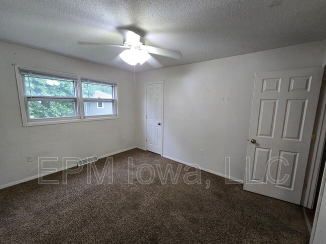 Building Photo - 1407 Robin Rd