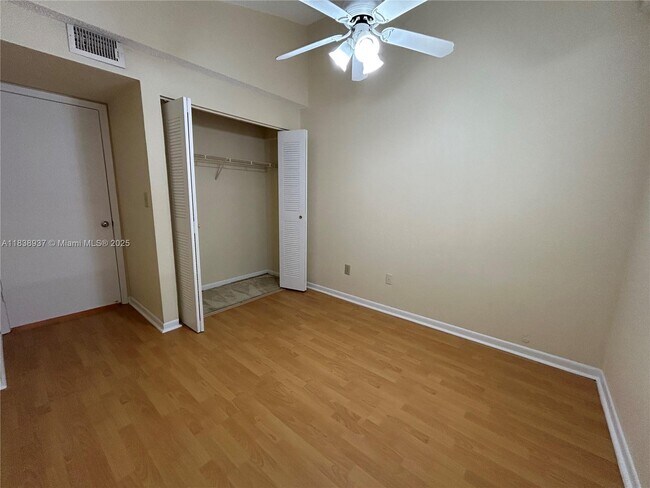 Building Photo - 2890 N Oakland Forest Dr
