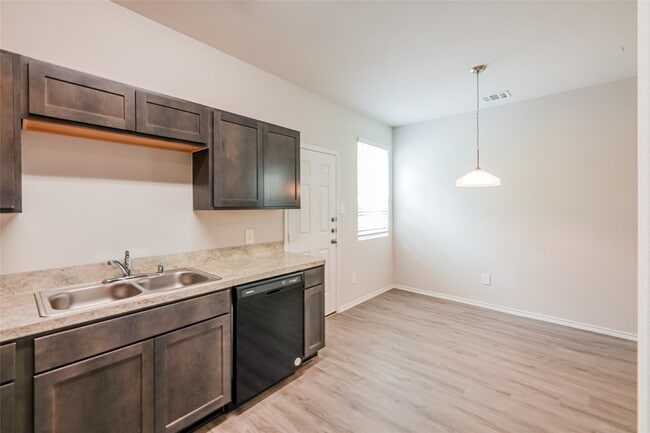 Building Photo - 21526 Kimro Ln