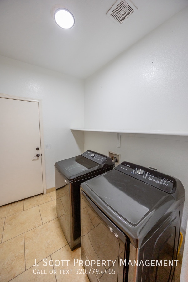 Building Photo - 12209 W Washington St