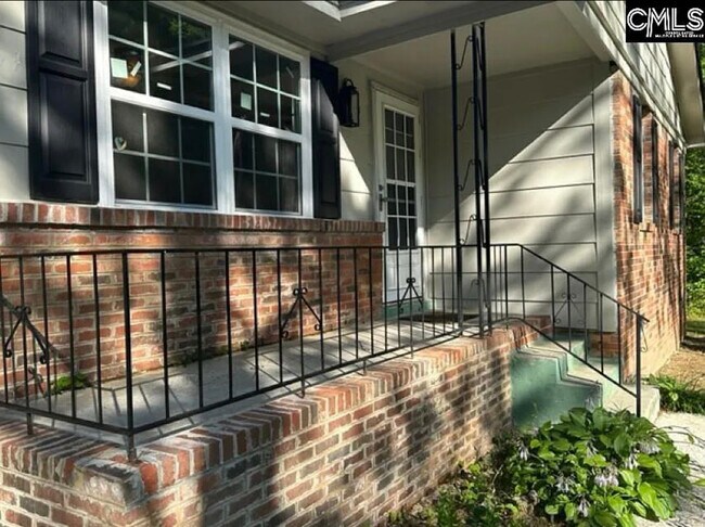 Building Photo - 915 Sandpiper Ln
