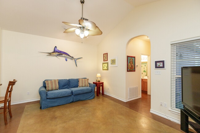Building Photo - 14521 E Cabana St