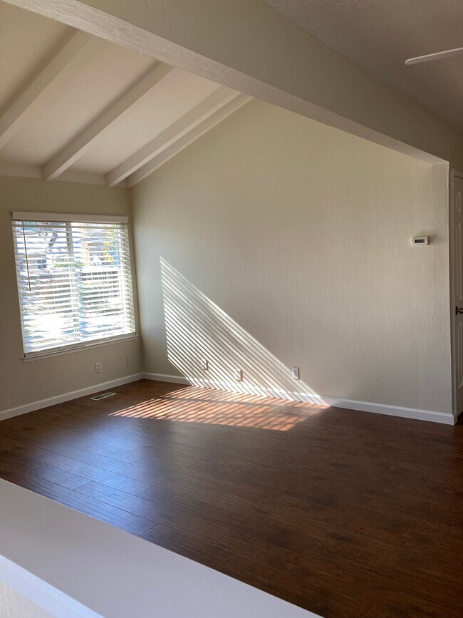 Building Photo - 1010 Bryant Way