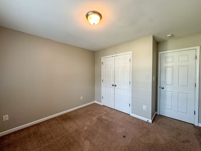 Building Photo - Charming 3 Bed 2 Bath Home in Hope Mills