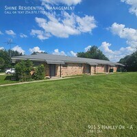 Building Photo - 901 Harley Dr