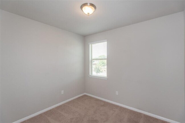 Building Photo - 1001 Zodiac Ln