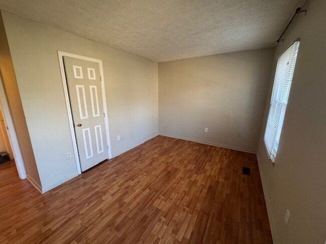 Building Photo - 8310 Chestnut Farm Ln