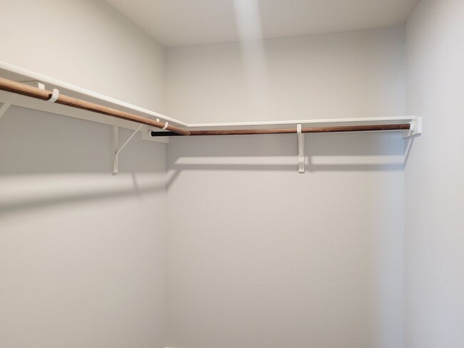 Building Photo - Beautiful SFH Available For Rent! Located ...