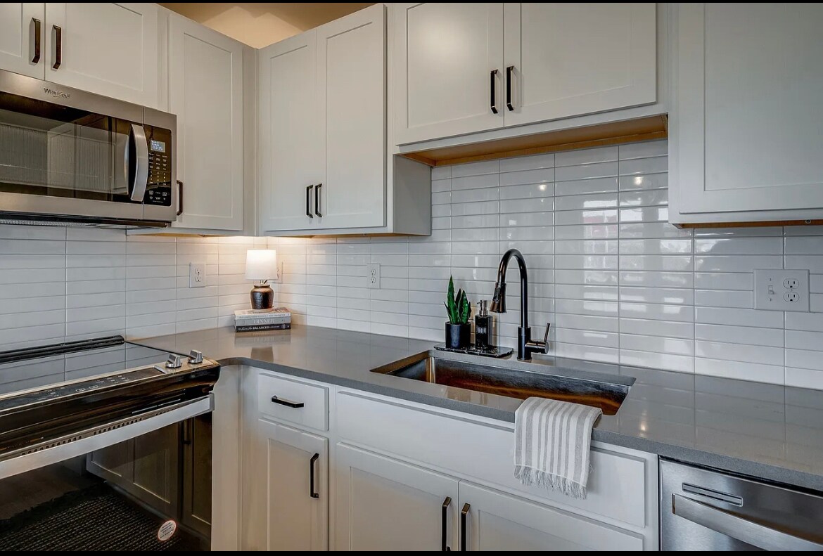 Kitch - 102 Duke St