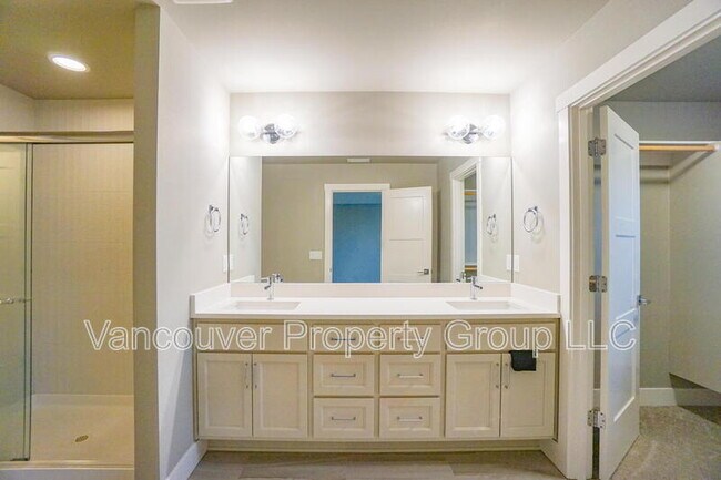 Building Photo - 11805 NE 108th St