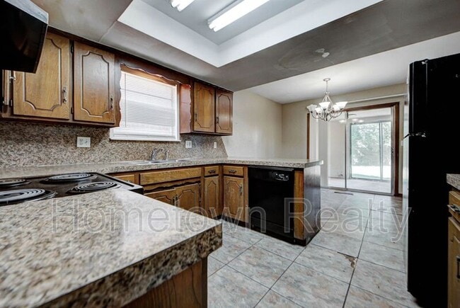 Building Photo - 7301 Edenborough Dr