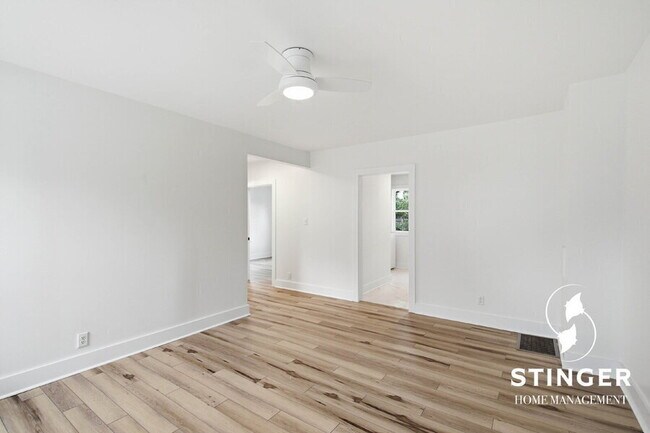 Building Photo - 928 9th St