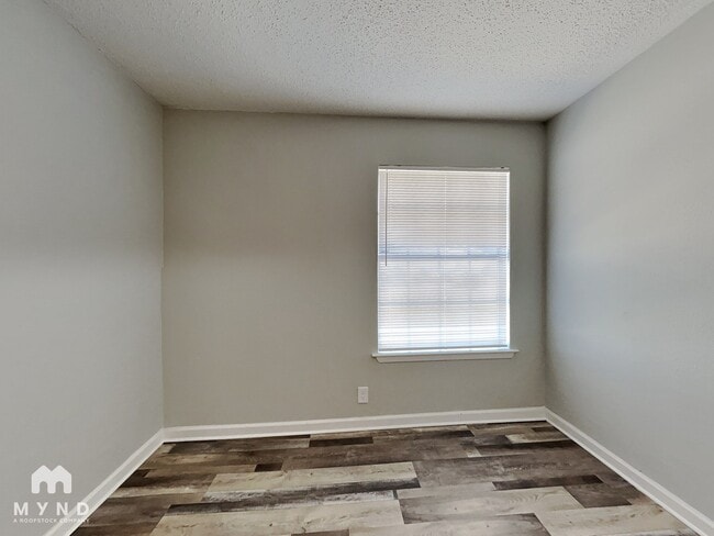 Building Photo - 5213 Wendel Dr