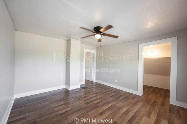 Building Photo - 445 W 29th St