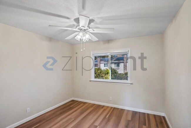 Building Photo - 2472 Camino de Jugar